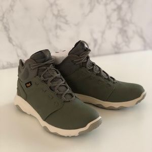 Olive Teva Hiking Boots NWT